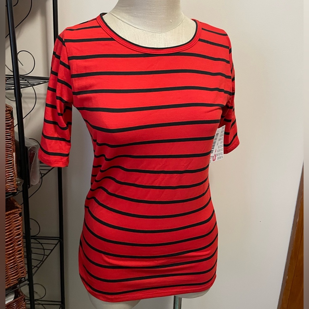 Lularoe fitted short sleeve top Gigi red black striped holiday red